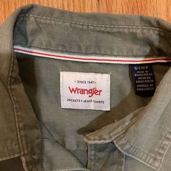 Men’s Wrangler Shacket - Picture 2 of 3